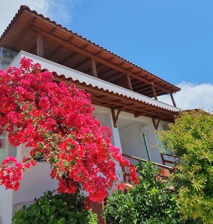 Xheko Rooms Dhermi Bagian luar foto